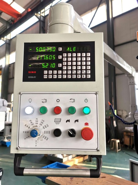 Universal milling machine