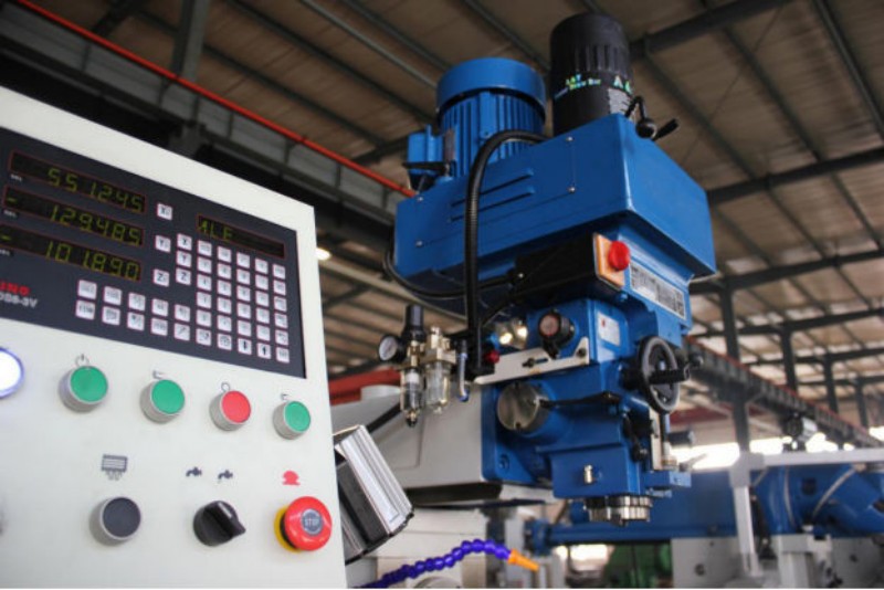 Turret Milling Machine