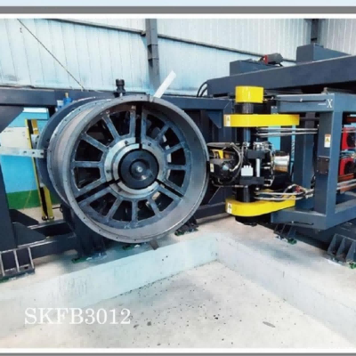 Spinning machine for metal