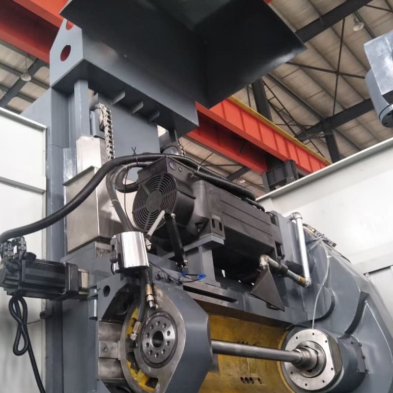 Spinning forming machine Spinning forming machine